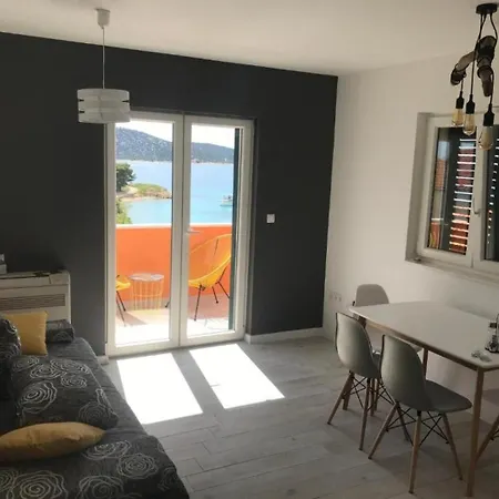 Delfin - Sea View Apartment Prvic Sepurine