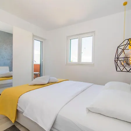 Delfin Apartment Prvic Sepurine