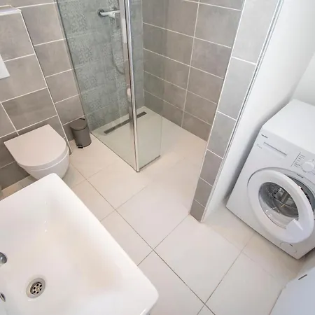 Apartment Delfin Prvic Sepurine