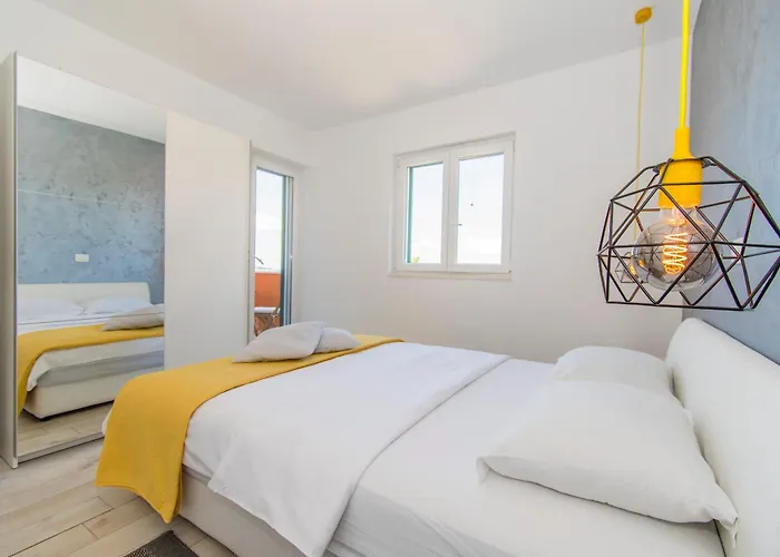 Delfin Lägenhet Prvic Sepurine