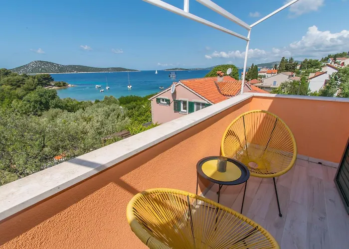 Delfin * Prvic Sepurine